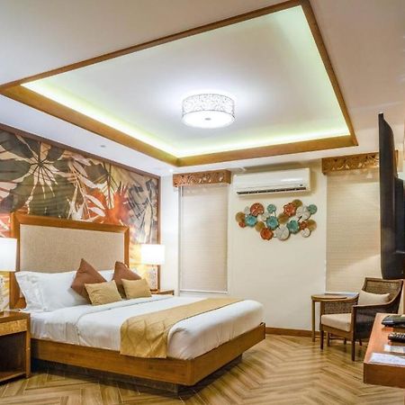 Bagac La Jolla Luxury Beach Resort מראה חיצוני תמונה
